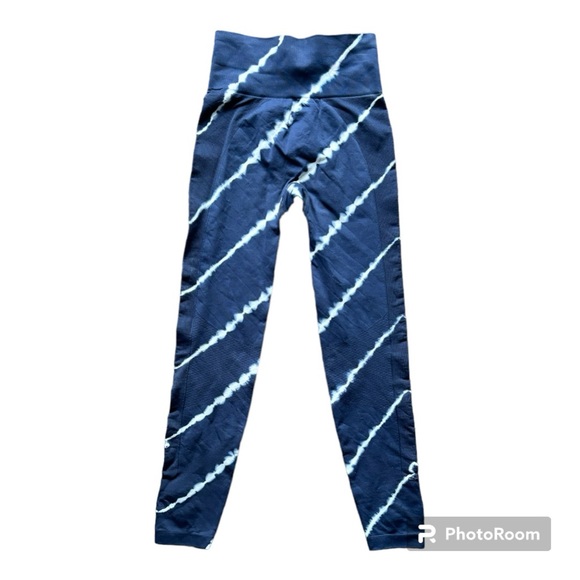 Tory Burch, Tory Sport High Rise Shibori Seamless 7/8 Legging.  XS.  Runs Small. - Picture 5 of 6
